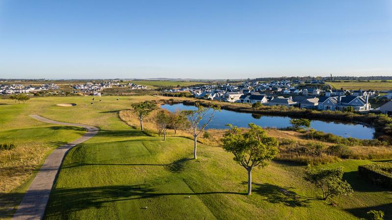 To Let 4 Bedroom Property for Rent in Kingswood Golf Estate Western Cape